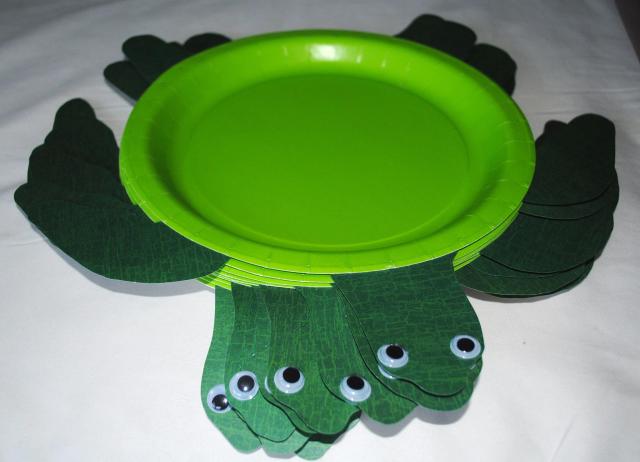 Turtle Plates - Under The Sea Birthday Party @ Crayon Box Chronicles 
