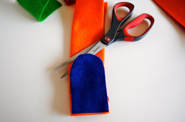 Thomas & Friends Felt Finger Puppet Tutorial @ Crayon Box Chronicles 