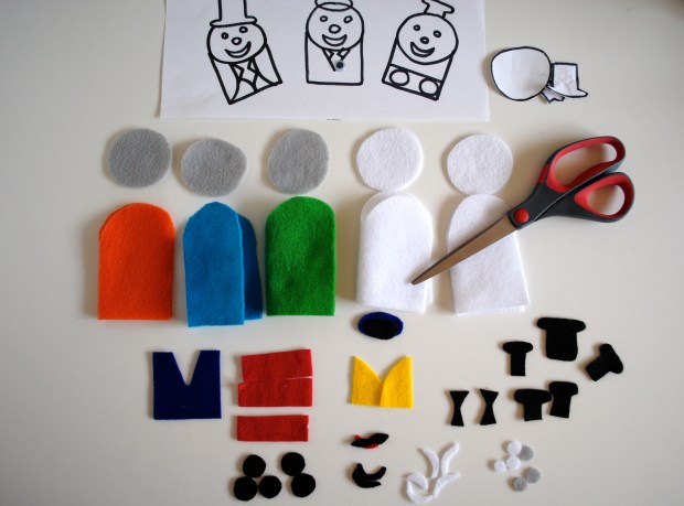 Thomas & Friends Felt Finger Puppet Tutorial @ Crayon Box Chronicles 
