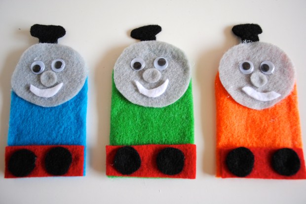 Thomas & Friends Felt Finger Puppet Tutorial @ Crayon Box Chronicles 