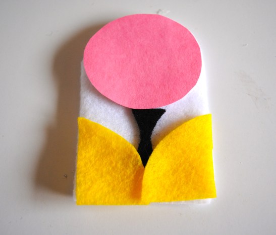 Thomas & Friends Felt Finger Puppet Tutorial @ Crayon Box Chronicles 