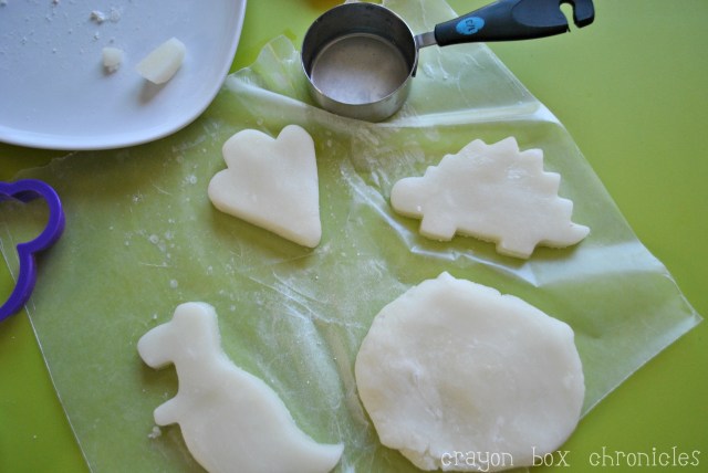 Dinosaur Play Clay @ Crayon Box Chronicles