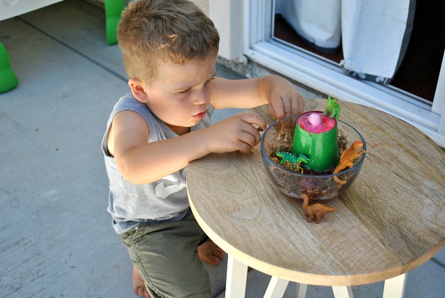 Mini-Volcan Eruption Craft by Crayon Box Chronicles