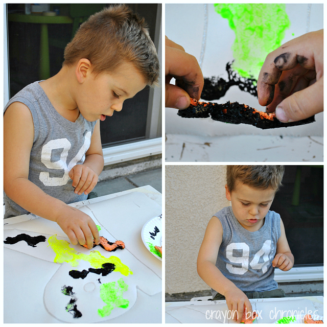 Reptile Sponge Stamping by Crayon Box Chronicles