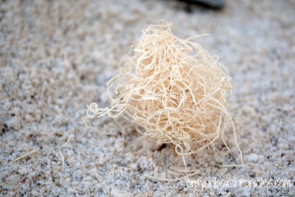DIY Tumbleweeds - Desert Small World by Crayon Box Chronicles